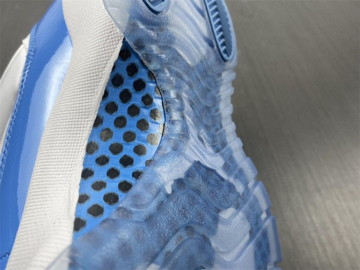 Air Jordan 11 Retro Low University Blue (2017) 528895-106