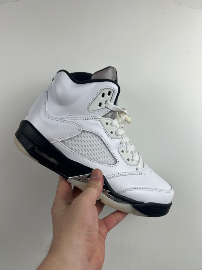 Air Jordan 5 Retro Reverse Metallic DD0587-110
