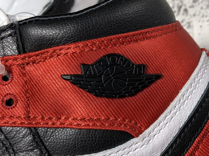 Jordan 1 Retro High Satin Black Toe (W) CD0461-016