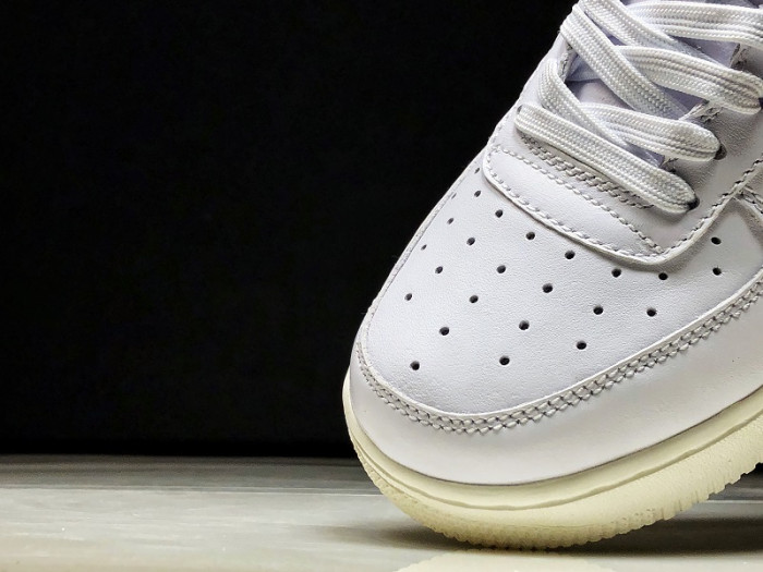 The OFW x Nike Air Force 1 Low ComplexCon AO4297-100