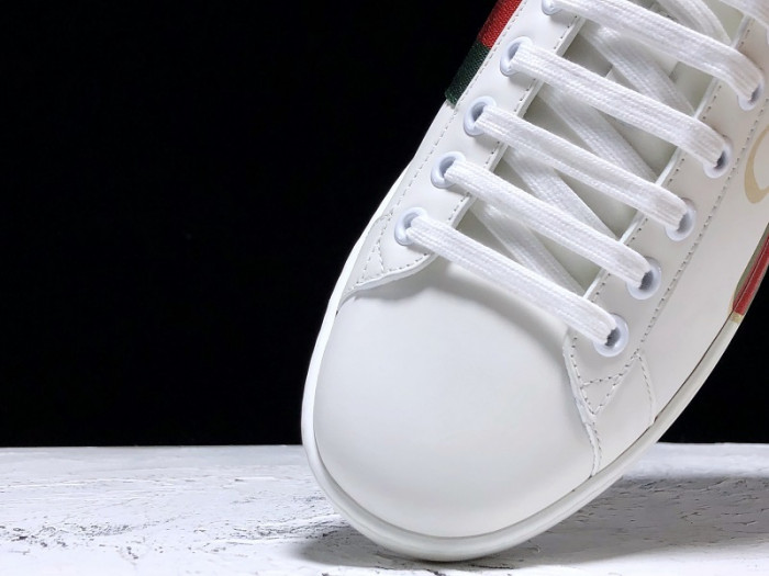 Gu66 Ace Embroidered Low-Top Sneaker white with logo