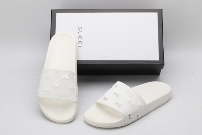 Gu66 SLIPPERS