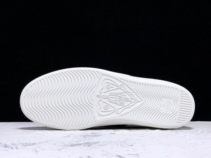 Gu66 Ace Embroidered Low-Top Sneaker white with snake