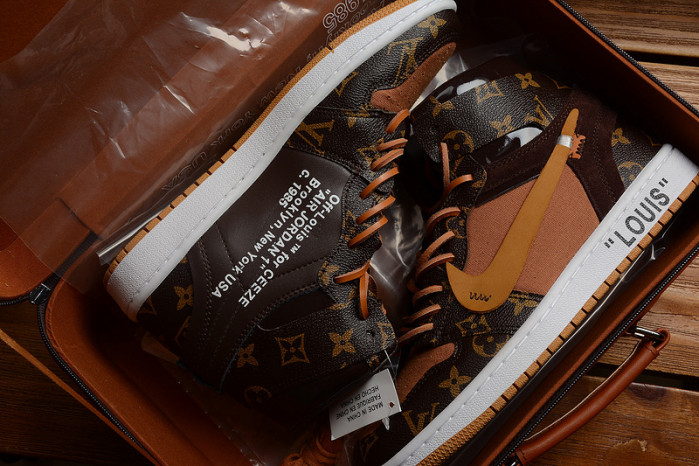 AIR JORDAN 1 OFW AQ0818-158 (WITH CASE)