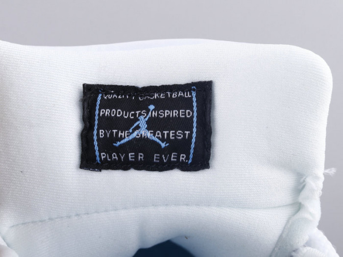 Jordan 11 Retro Low University Blue 528896-106