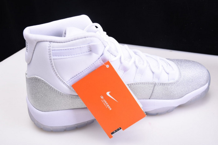Air Jordan 11 WMNS White Metallic SilverVast Grey AR0715-100