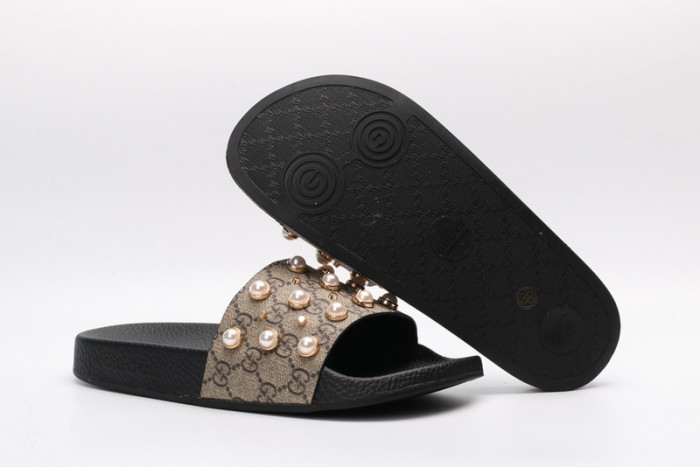 Gu66 SLIPPERS