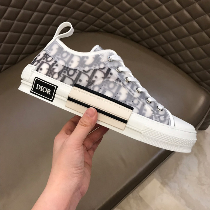 D10R B23 Low Top Logo Oblique Sneakers