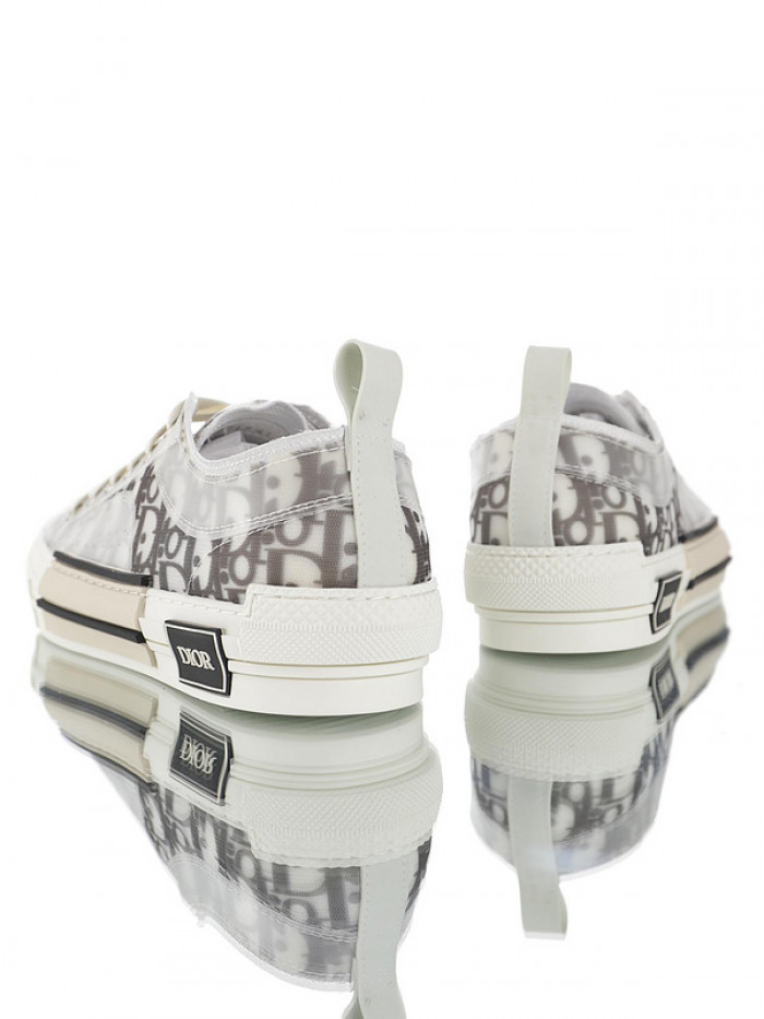 D10R B23 Low Top Logo Oblique Sneakers