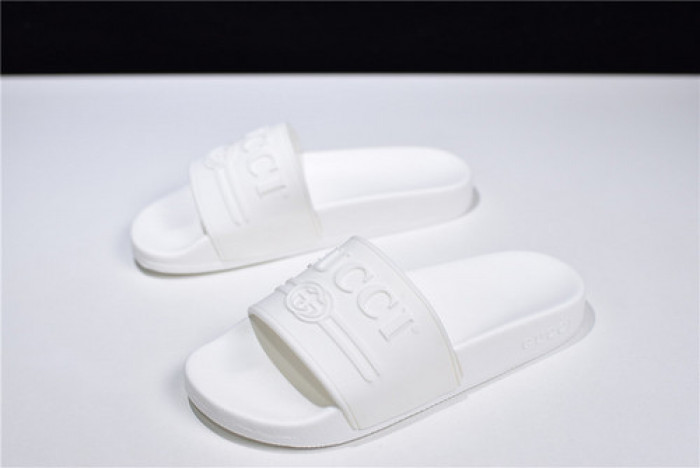 Gu66 SLIPPERS