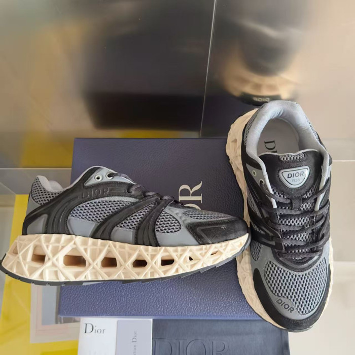 D10R B35 Sneaker