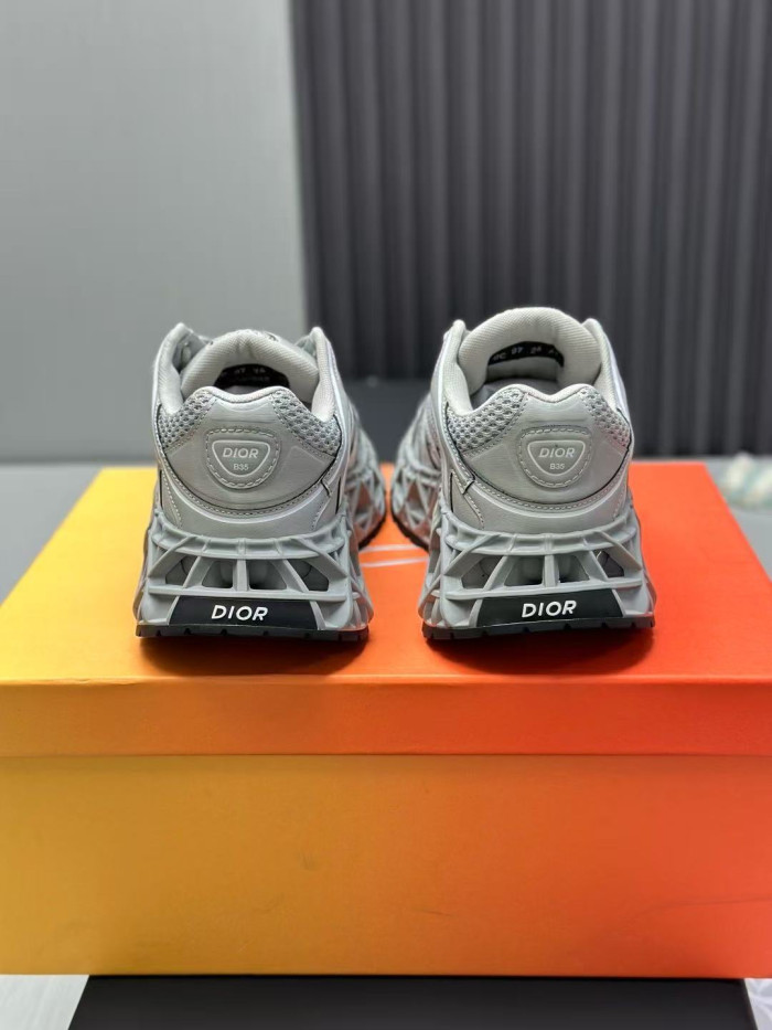 D10R B35 Sneaker