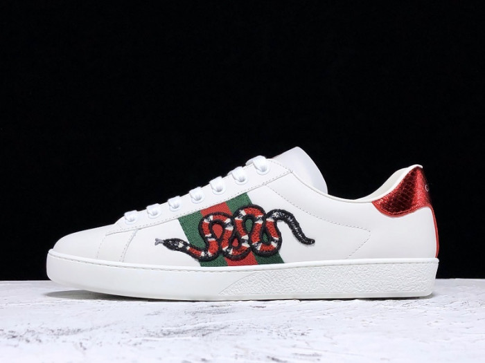 Gu66 Ace Embroidered Low-Top Sneaker white with snake
