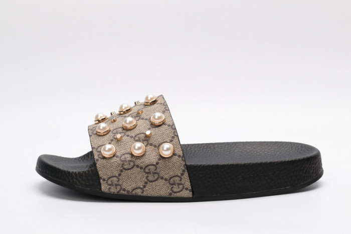 Gu66 SLIPPERS