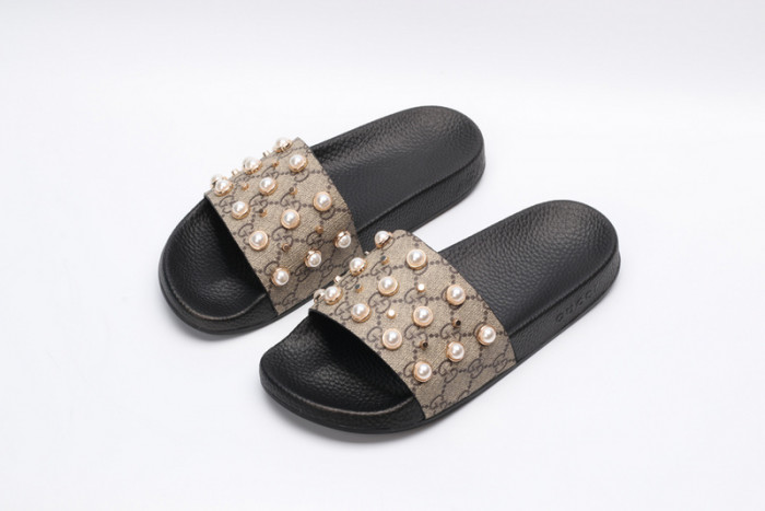 Gu66 SLIPPERS