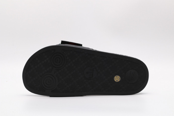 Gu66 SLIPPERS