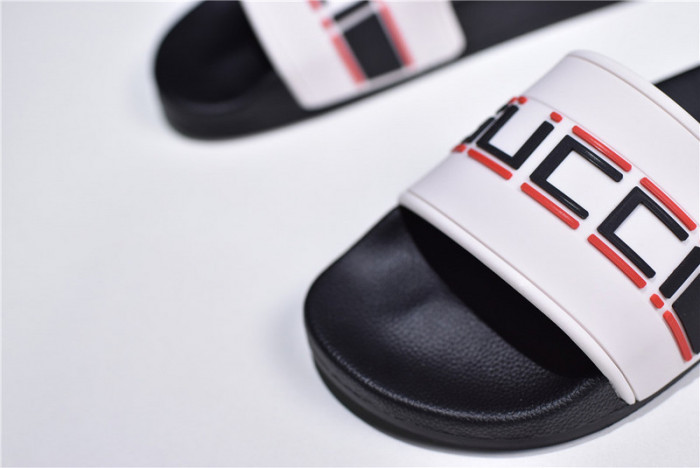 Gu66 SLIPPERS