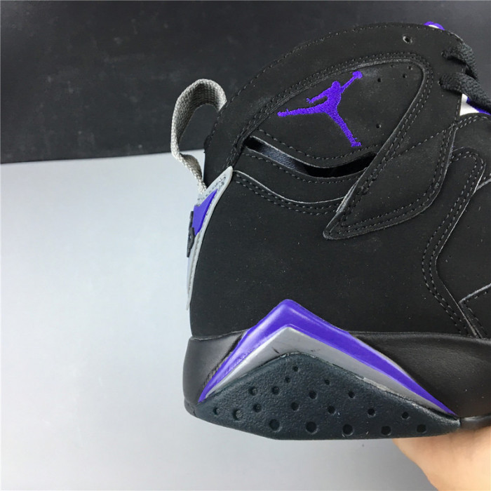 AIR JORDAN 7 RETRO RAY ALLEN BUCKS 304775-053