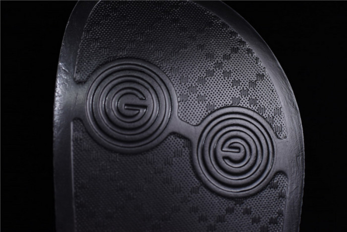 Gu66 SLIPPERS