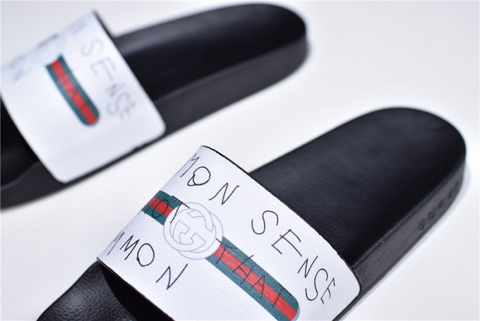 Gu66 SLIPPERS