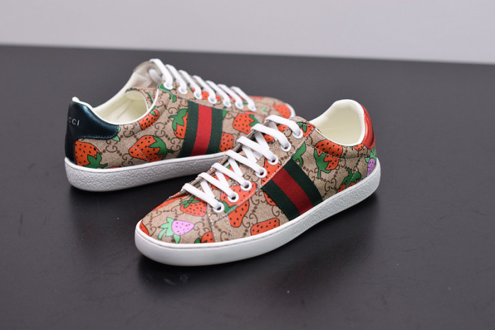 Gu66 Ace Embroidered Low-Top Sneaker 431920 DOPEO 9064