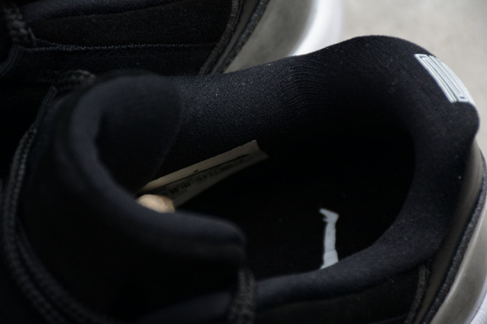 Jordan 11 Retro Low Barons 528895-010