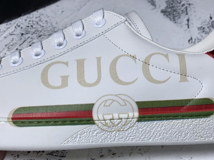 Gu66 Ace Embroidered Low-Top Sneaker white with logo
