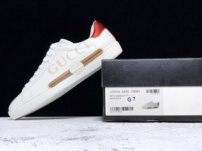 Gu66 Ace Embroidered Low-Top Sneaker white with logo