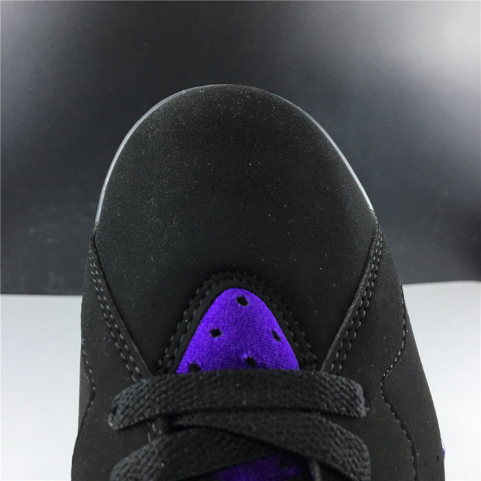 AIR JORDAN 7 RETRO RAY ALLEN BUCKS 304775-053