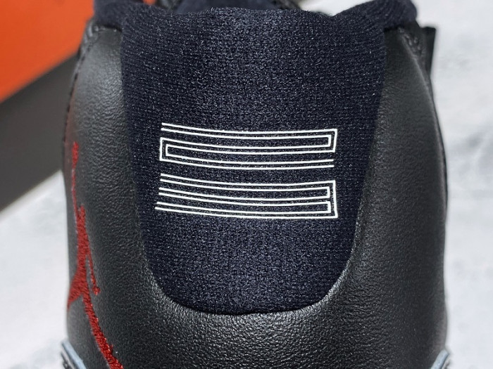 Jordan 11 Retro Playoffs Bred (2019) 378037-061