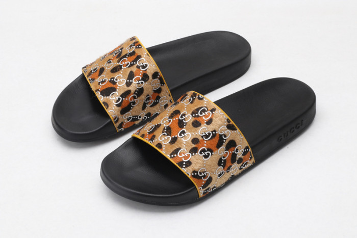 Gu66 SLIPPERS leopard print