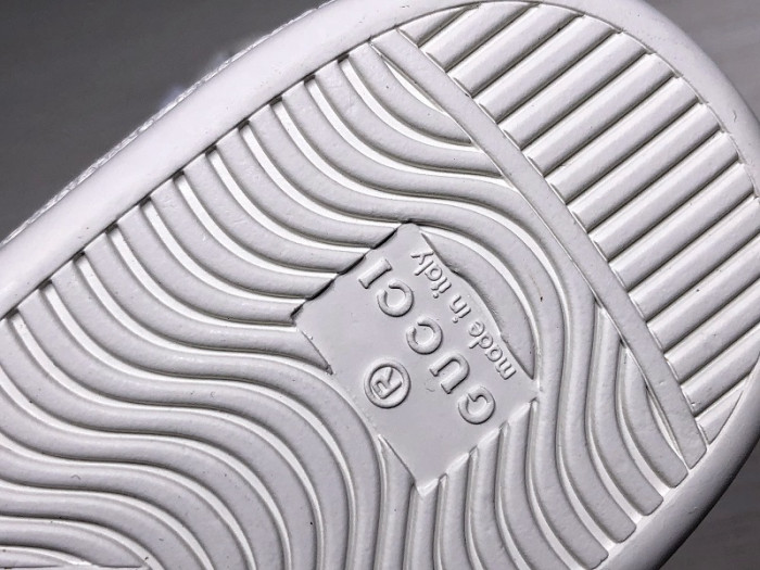 Gu66 Ace Embroidered Low-Top Sneaker