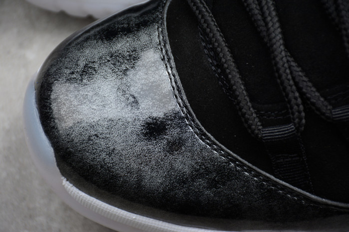 Jordan 11 Retro Low Barons 528895-010
