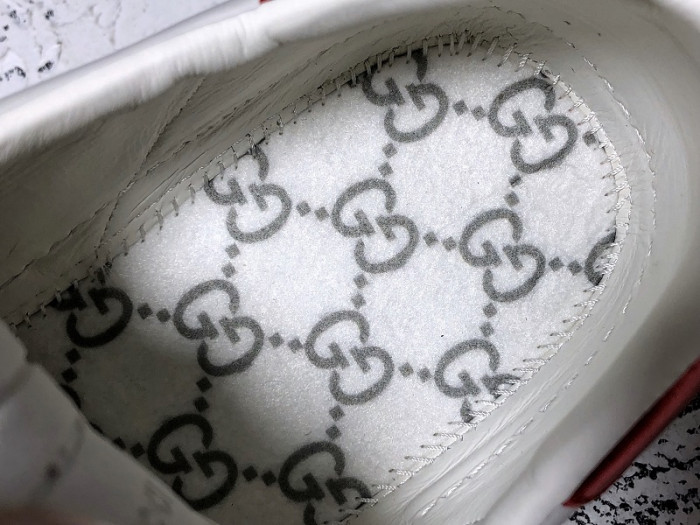 Gu66 Ace Embroidered Low-Top Sneaker white with logo