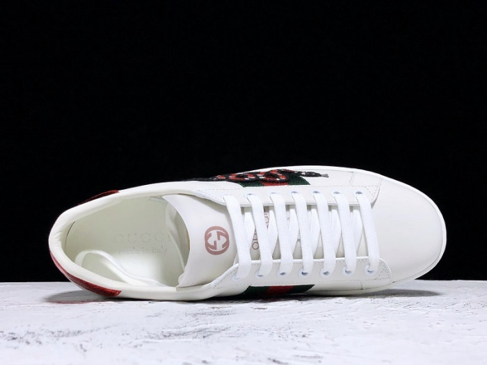 Gu66 Ace Embroidered Low-Top Sneaker white with snake