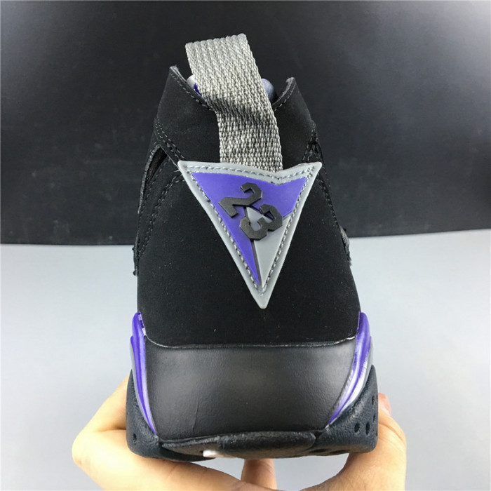 AIR JORDAN 7 RETRO RAY ALLEN BUCKS 304775-053