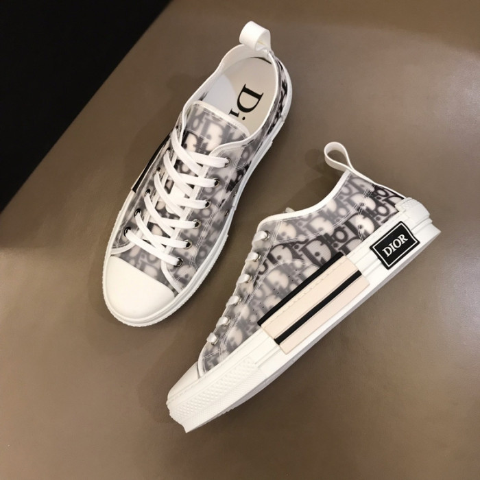 D10R B23 Low Top Logo Oblique Sneakers