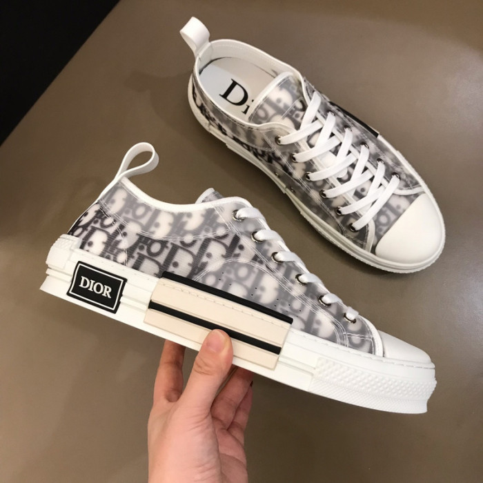 D10R B23 Low Top Logo Oblique Sneakers