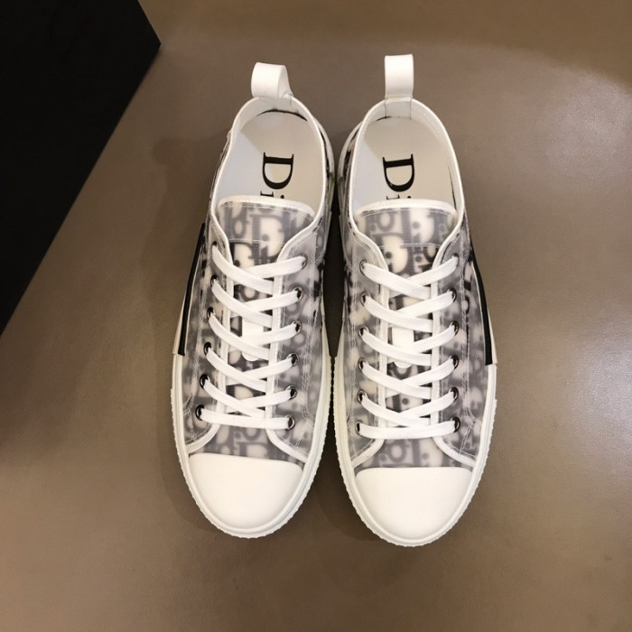 D10R B23 Low Top Logo Oblique Sneakers
