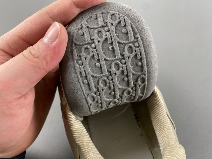 D10R B27 Sneaker