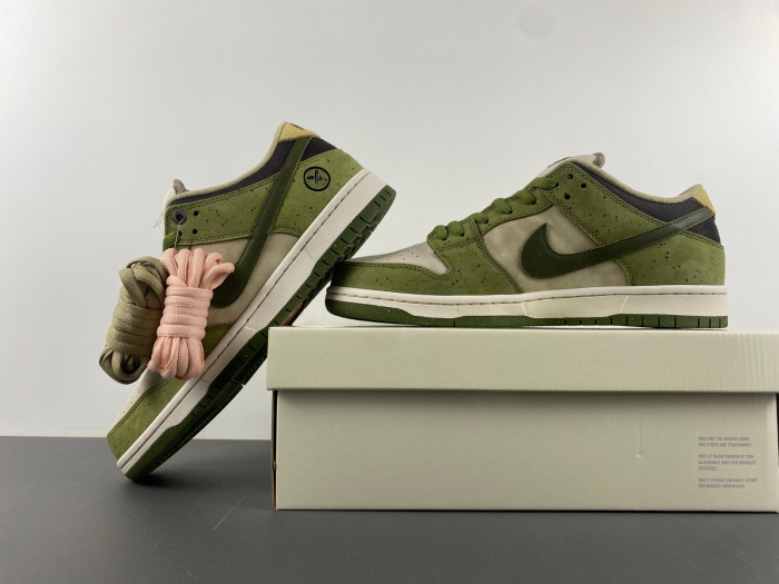 Yuto Horigome Nike SB Dunk "Asparagus" HF8022-300