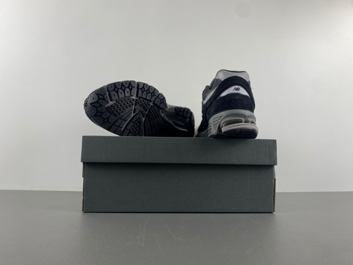 N3w Balance 2002R Black Dark Grey White