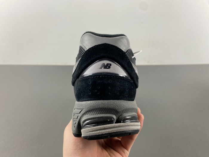 N3w Balance 2002R Black Dark Grey White