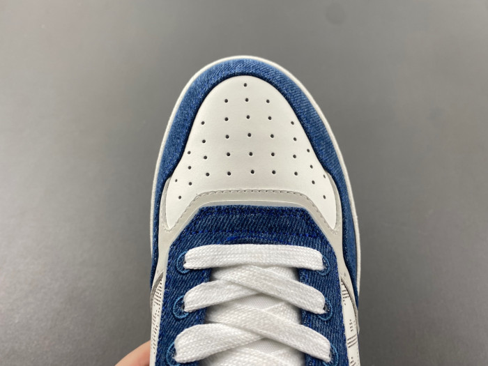 D10R B27 Sneaker
