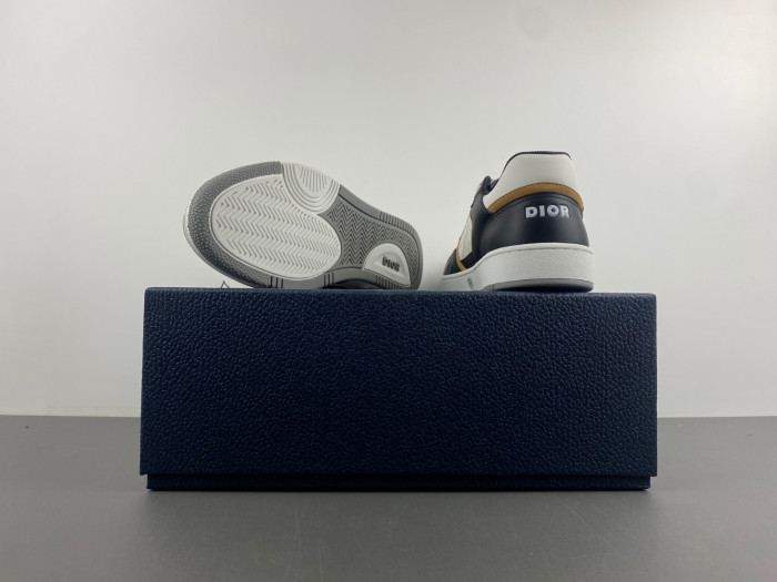 D10R B27 Sneaker