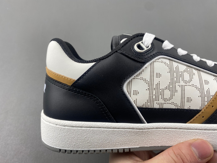 D10R B27 Sneaker