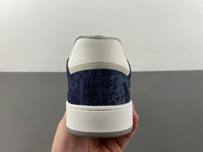 D10R B27 Sneaker