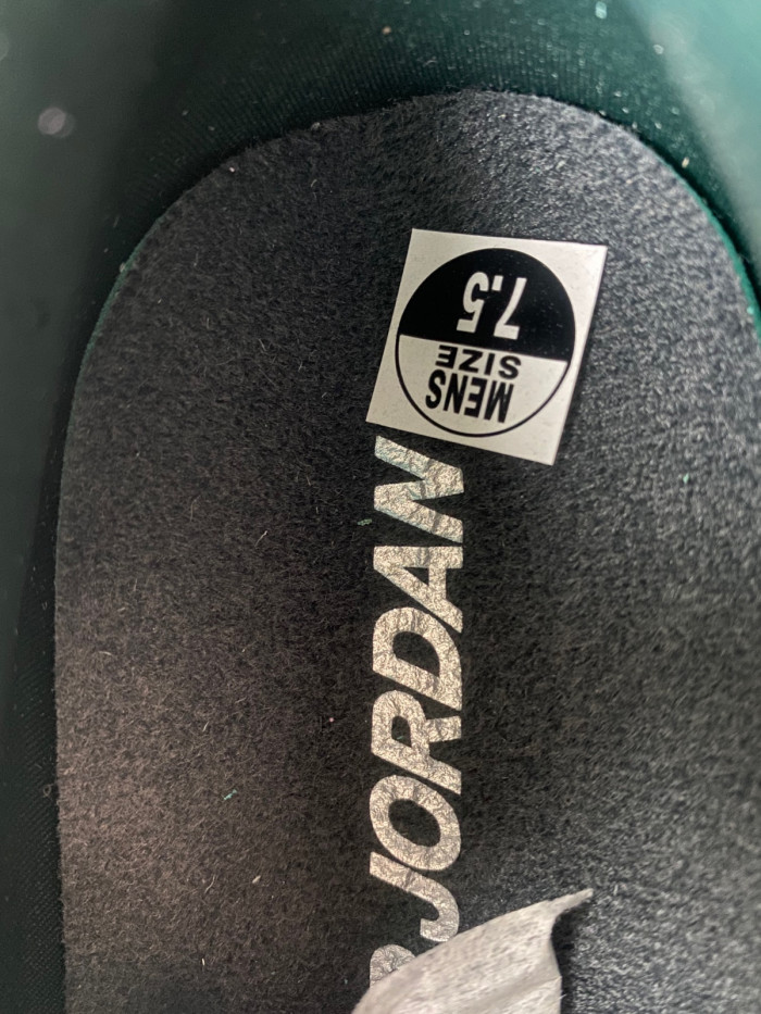 Air Jordan 4 RM SP Nigel Sylvester Grandma
