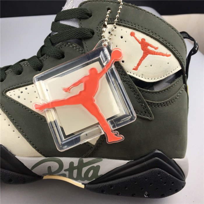 PATTA X AIR JORDAN 7 “ICICLE” AT3375-100