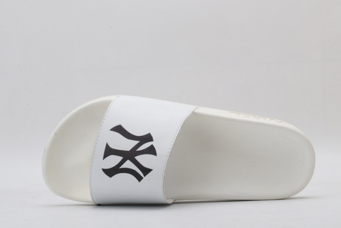 Gu66 SLIPPERS